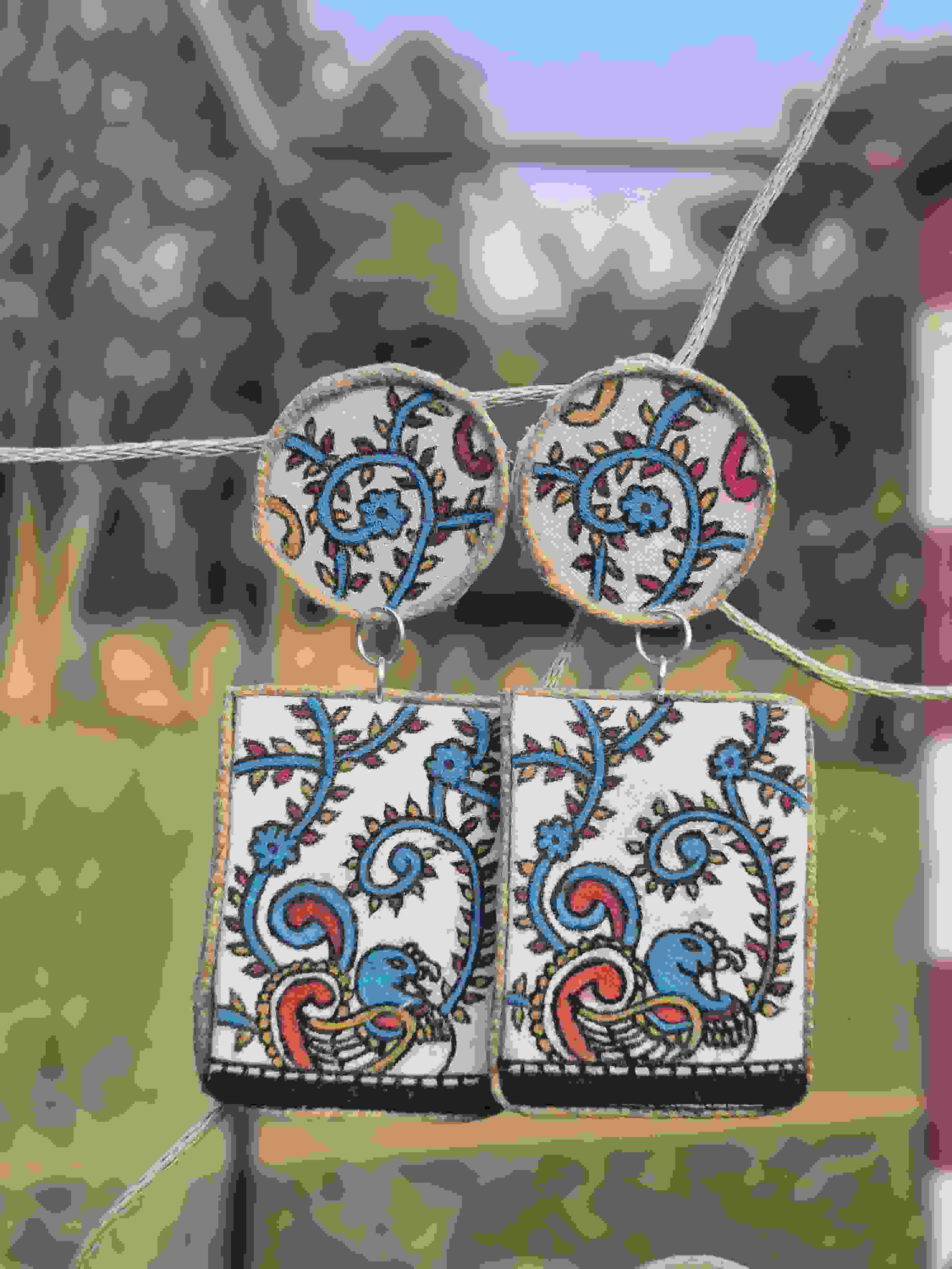 Kalamkari Heritage Bird Earrings – Hand-Painted on Cotton Fabric